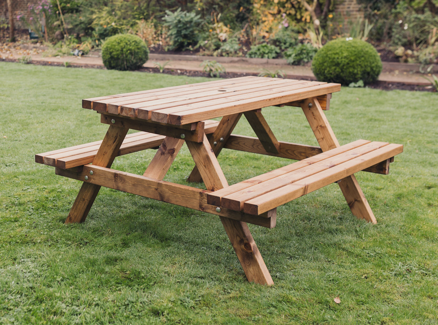 Churnet Valley Deluxe Valley Wooden Garden Picnic Table (150cm) - main product image