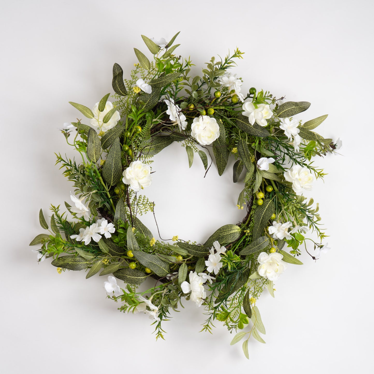 Scottish Everlastings 55cm Artificial White Floral Daisy Wreath - main product image