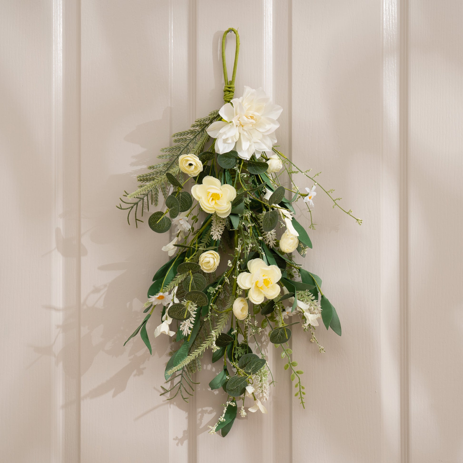 Scottish Everlastings 30cm Artificial Classic White Swag - main product image