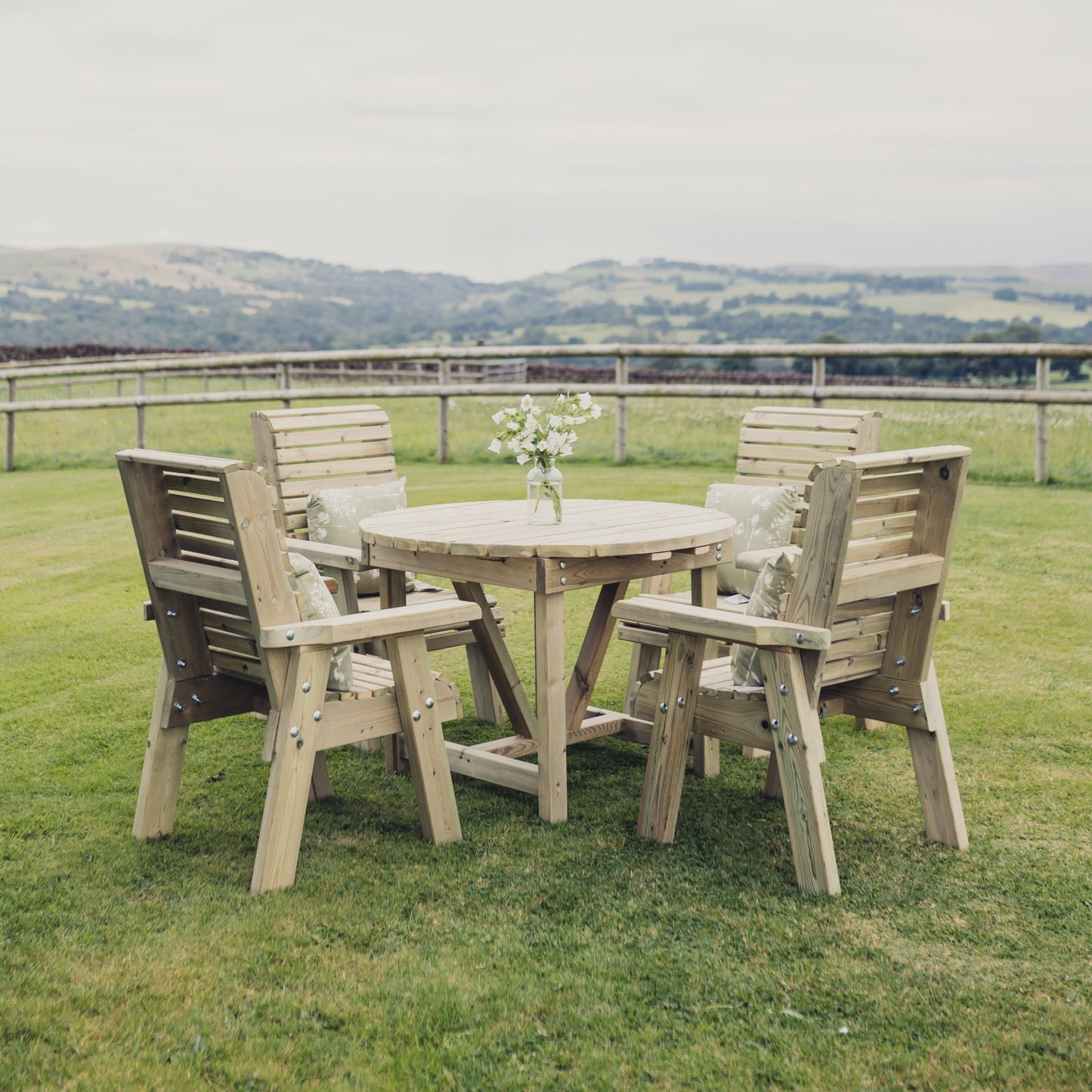 Churnet Valley 4-Seater Ergo Round Dining Set - main product image